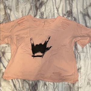 Pink 🤟🏻 ripped crop top